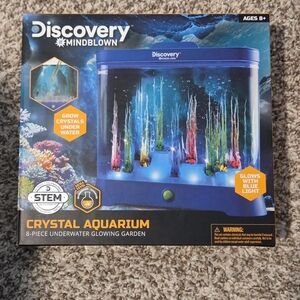Discovery Mindblown Crystal Aquarium with Blue Accents